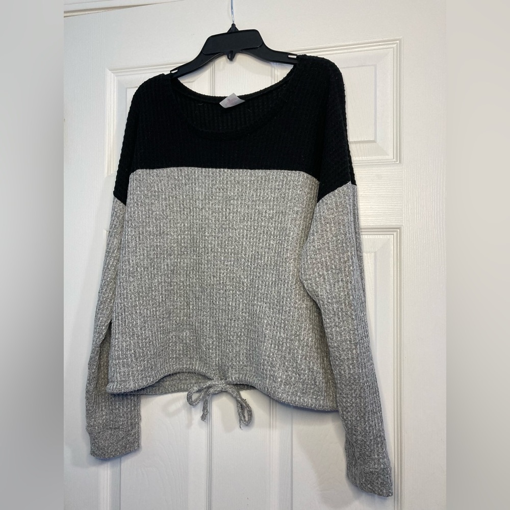 New color block shirt large juniors